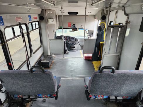 Used 2008 Ford E-450 and Econoline 450 RWD image 19