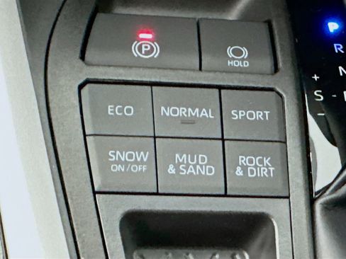 Used 2025 Toyota RAV4 LE image 25