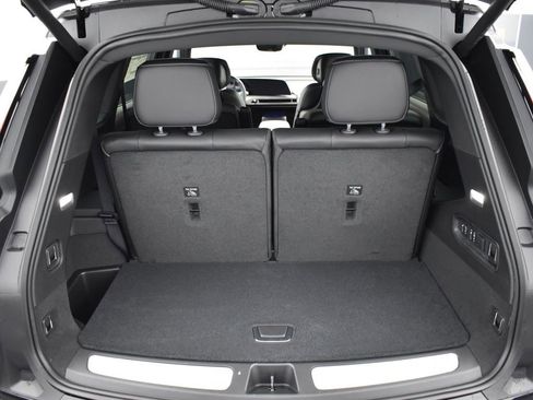 New 2026 Cadillac Vistiq Sport w/ LPO, Floor Liner Package image 34