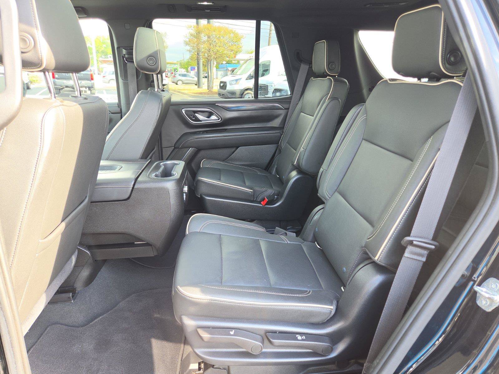 Used 2021 GMC Yukon SLT w/ SLT Premium Package AWD/4WD image 12