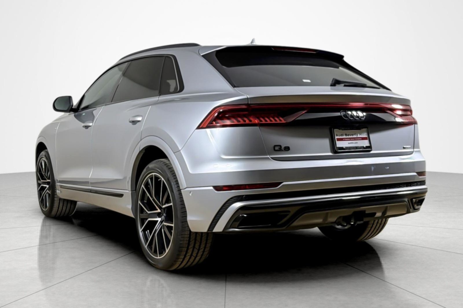 Used 2022 Audi Q8 Premium Plus AWD/4WD image 3