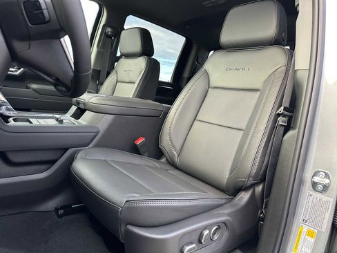 New 2026 GMC Sierra 3500 Denali w/ Denali Reserve Package image 22