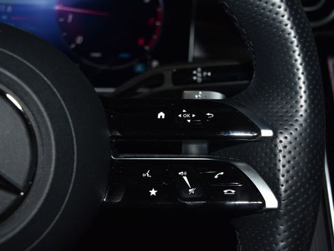 Used 2023 Mercedes-Benz C 300 4MATIC Sedan image 11