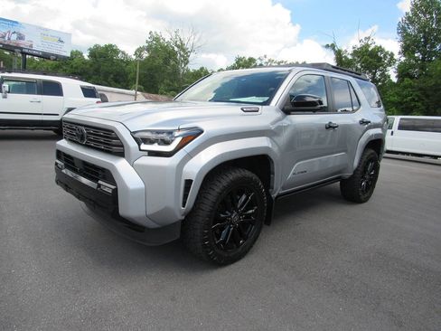 Used 2025 Toyota 4Runner Platinum AWD/4WD image 8