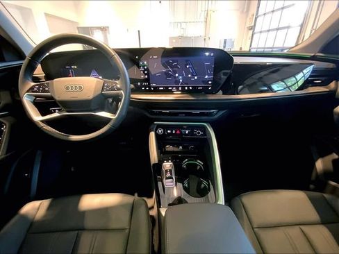 Used 2025 Audi Q5 Premium w/ Convenience Package AWD/4WD image 12