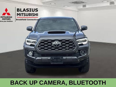 Used 2021 Toyota Tacoma TRD Sport w/ Technology Package image 3