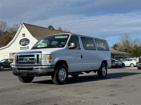 Used 2009 Ford E-350 and Econoline 350 Super Duty Wagon image 2