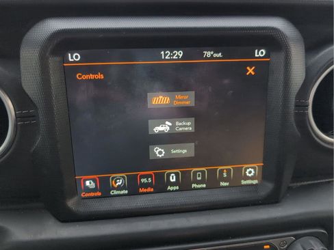 Used 2021 Jeep Wrangler Unlimited Sahara w/ Safety Group image 17