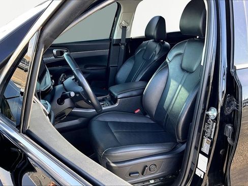 Used 2024 Kia Sorento S image 25