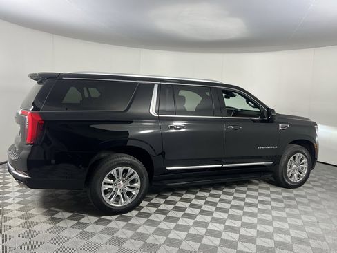 Used 2025 GMC Yukon XL Denali image 6