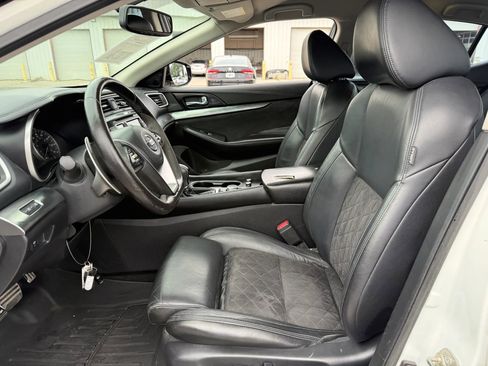Used 2016 Nissan Maxima SR w/ Midnight Edition FWD image 2