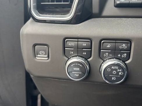 Used 2024 GMC Sierra 2500 Denali w/ Denali Reserve Package AWD/4WD image 13