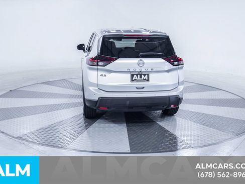 Used 2025 Nissan Rogue SV FWD image 8
