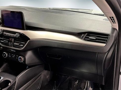 Used 2022 Ford Escape SE image 24