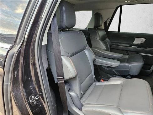 Used 2025 Ford Expedition Max Active AWD/4WD image 17