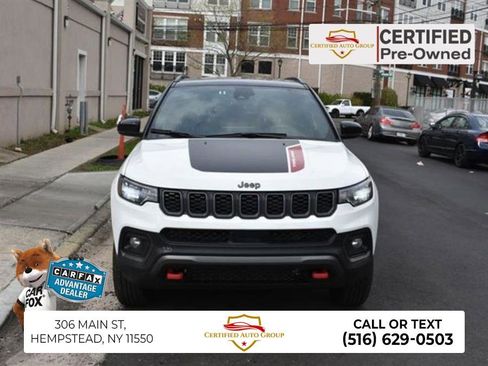 Used 2025 Jeep Compass Trailhawk AWD/4WD image 1