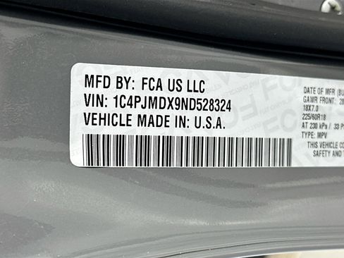 Used 2022 Jeep Cherokee Limited image 31