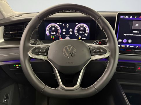 New 2026 Volkswagen Tiguan SE image 11