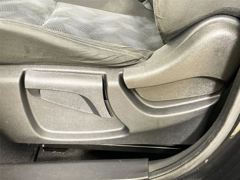 Used 2016 Nissan Rogue S image 20