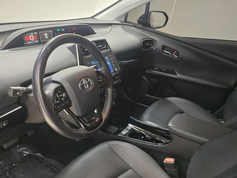 Used 2022 Toyota Prius FWD image 18