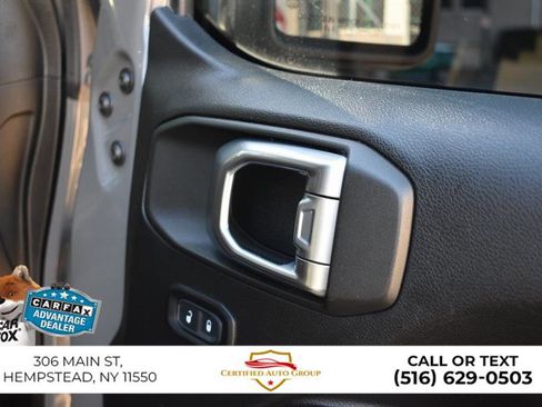 Used 2022 Jeep Gladiator Willys image 23