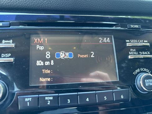 Used 2017 Nissan Rogue SV FWD image 25