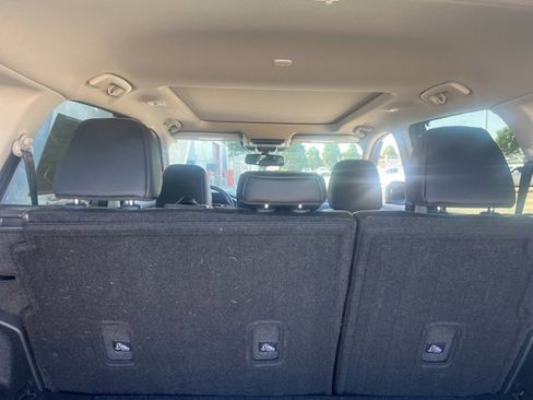 Used 2023 Nissan Rogue SL w/ SL Premium Package image 27