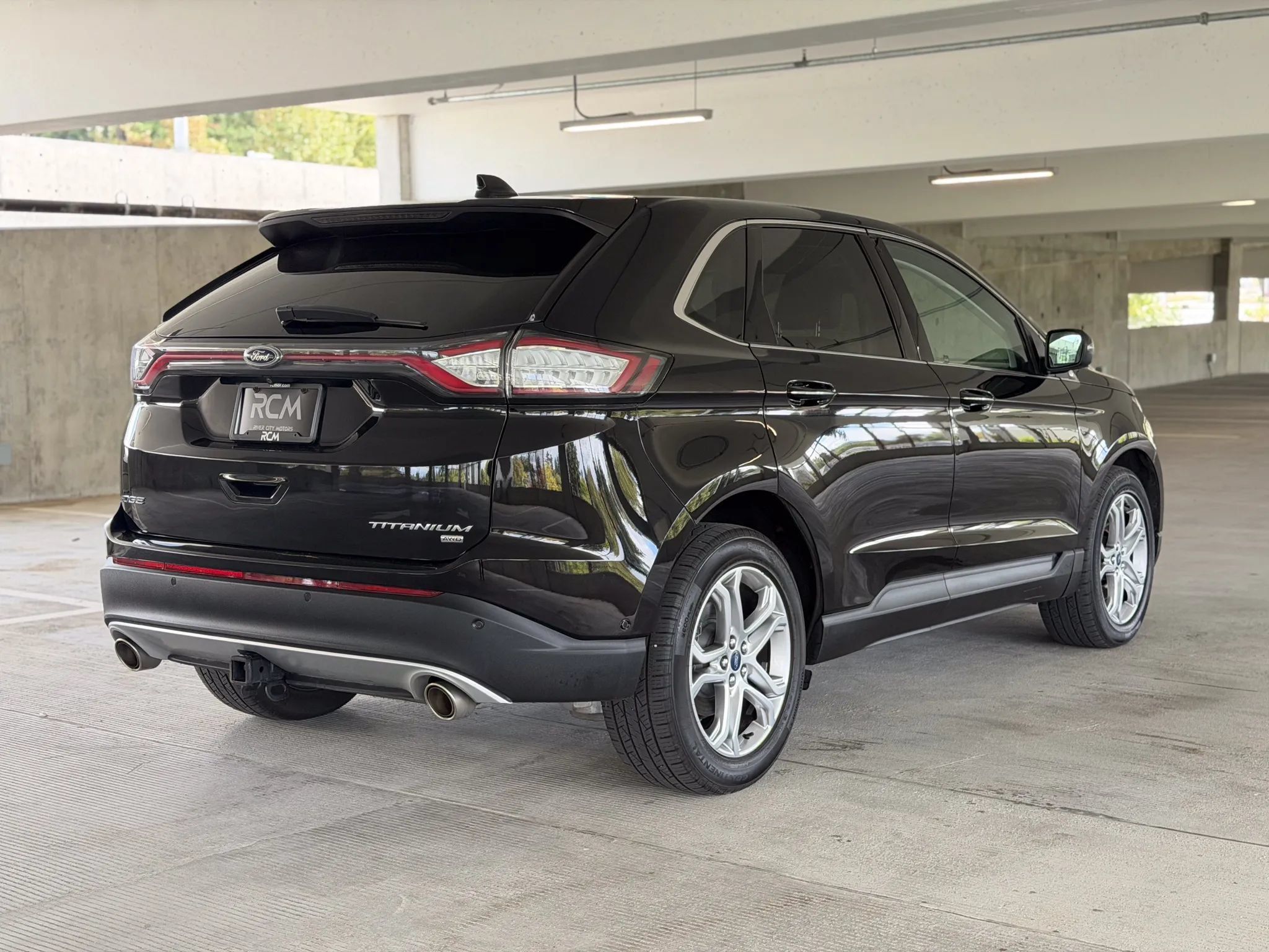 Used 2017 Ford Edge Titanium w/ Equipment Group 302A AWD/4WD image 5