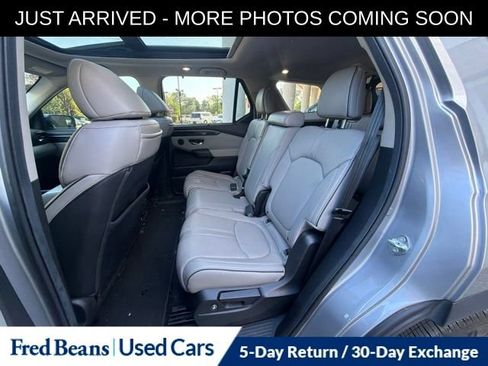 Used 2025 Honda Pilot Elite image 11