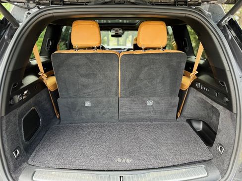 Used 2024 Jeep Grand Cherokee L Summit image 7