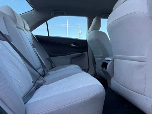 Used 2012 Toyota Camry LE FWD image 12