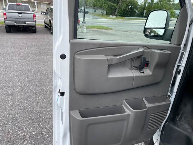 Used 2017 Chevrolet Express 2500 RWD image 13