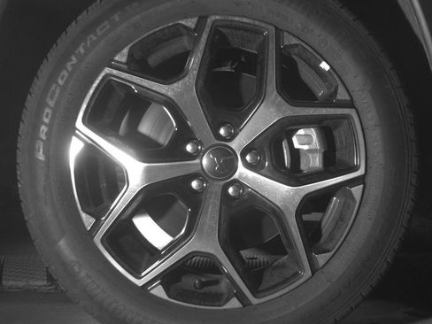 Used 2025 Jeep Compass Limited image 13