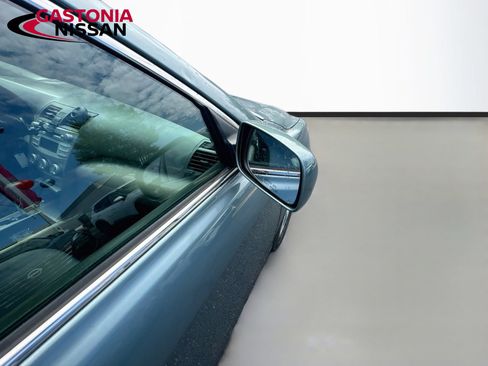 Used 2010 Toyota Camry LE FWD image 29