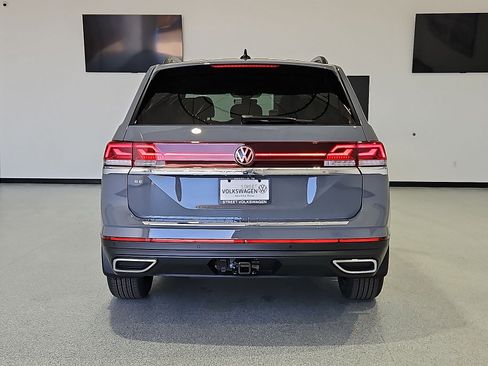 New 2026 Volkswagen Atlas SE FWD image 8