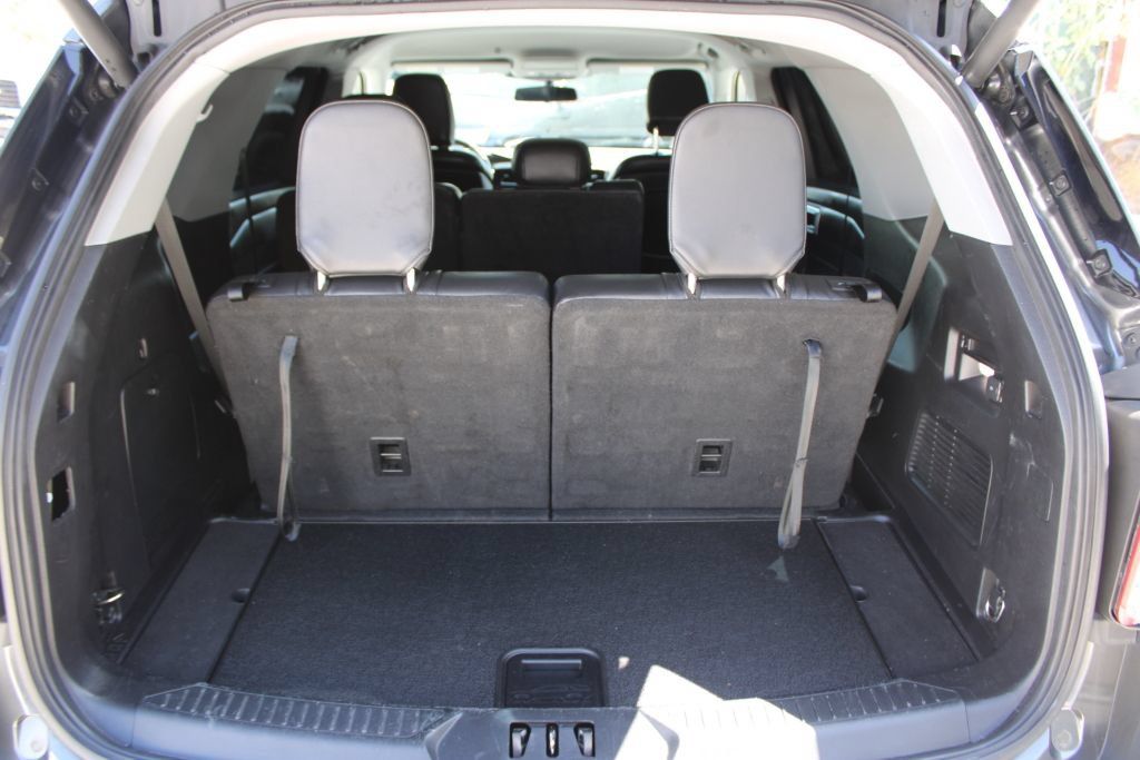 Used 2020 Ford Explorer XLT w/ Equipment Group 202A RWD image 10