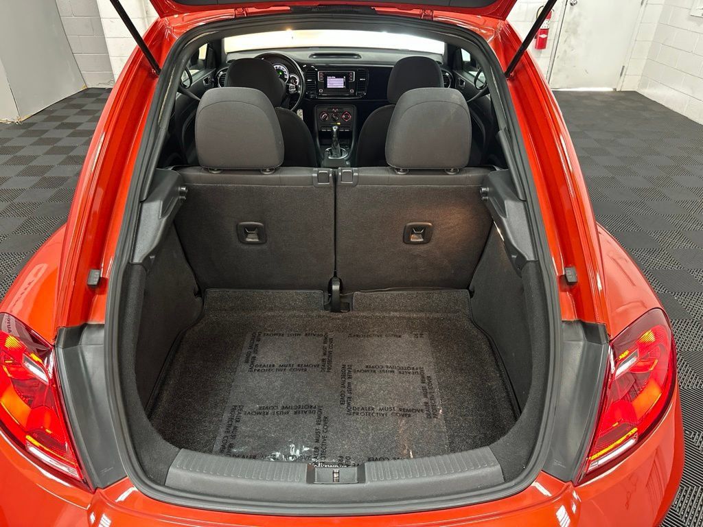 Used 2018 Volkswagen Beetle 2.0T S FWD image 31