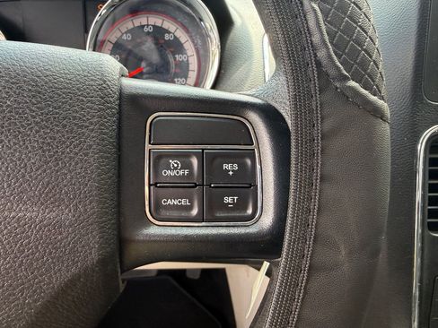 Used 2018 Dodge Grand Caravan SE w/ UConnect Hands-Free Group FWD image 23