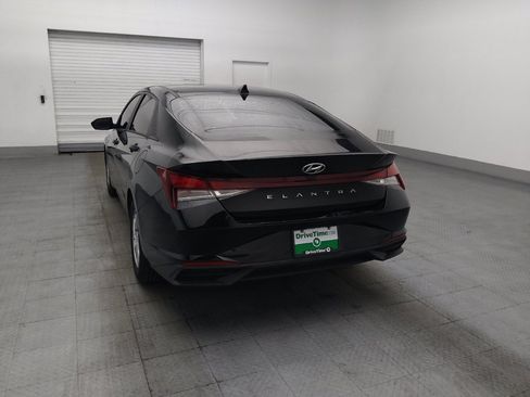 Used 2021 Hyundai Elantra SE FWD image 6