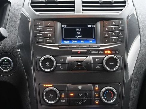 Used 2019 Ford Explorer XLT AWD/4WD image 22