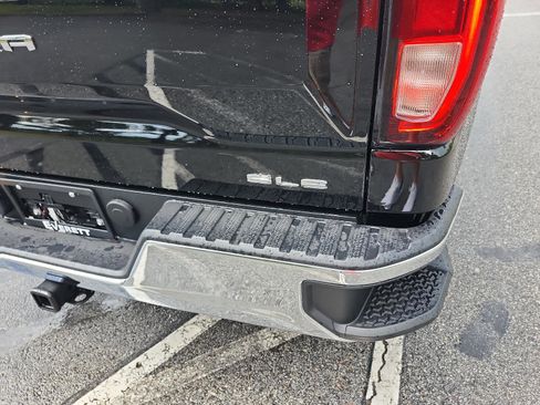 New 2026 GMC Sierra 1500 SLE image 4