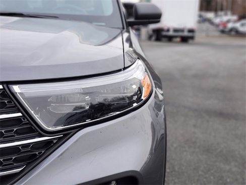 Certified 2022 Ford Explorer XLT w/ Equipment Group 202A image 10