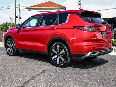 New 2025 Mitsubishi Outlander SE image 4