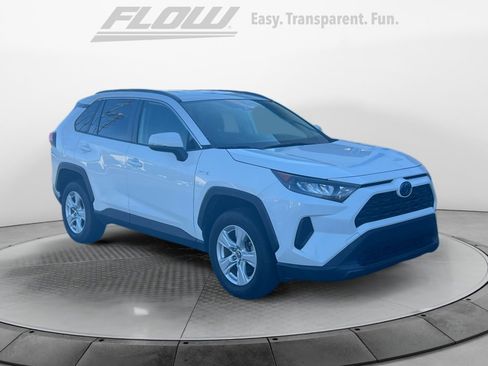 Used 2019 Toyota RAV4 LE image 1