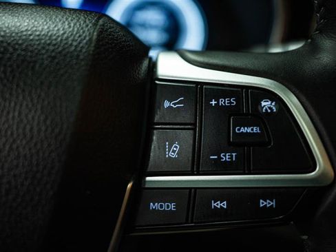 Used 2025 Toyota Highlander XSE AWD/4WD image 20