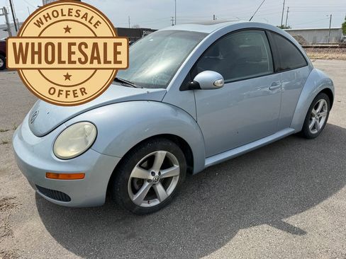 Used 2009 Volkswagen Beetle S FWD image 1