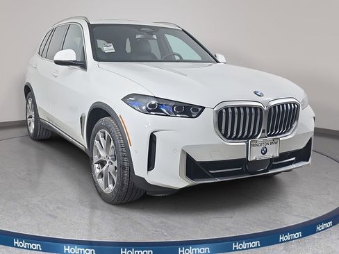 Certified 2024 BMW X5 xDrive40i w/ Premium Package image 3