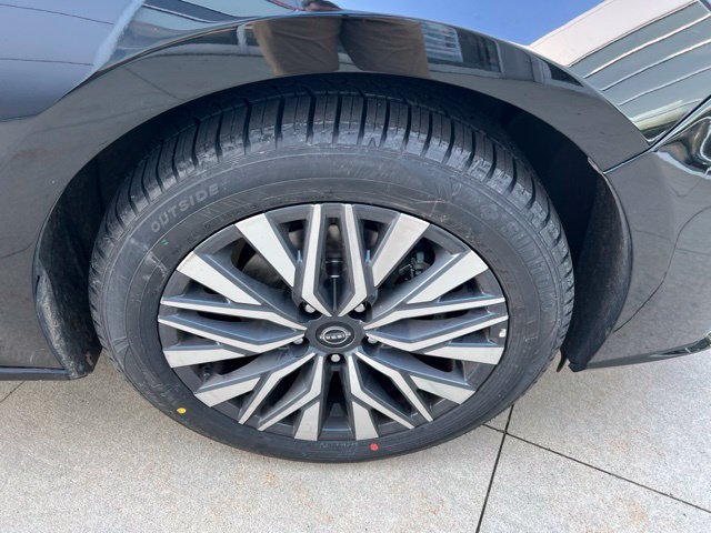 Used 2025 Nissan Altima 2.5 SV FWD image 9