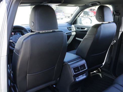New 2026 Volkswagen Atlas Cross Sport SEL Premium R-Line AWD/4WD image 18