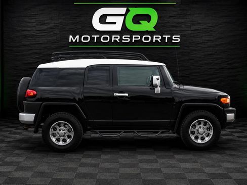 Used 2013 Toyota FJ Cruiser 4WD w/ Upgrade Pkg image 9